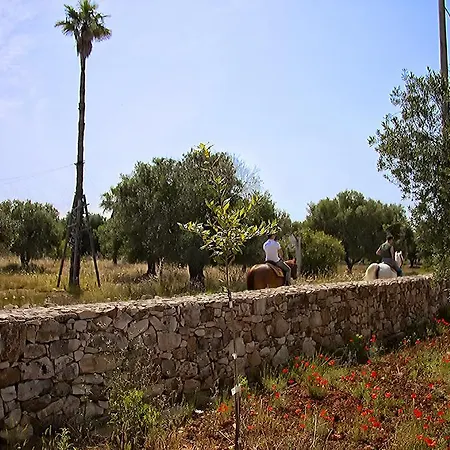 Trullo Le Macchie Torre Suda