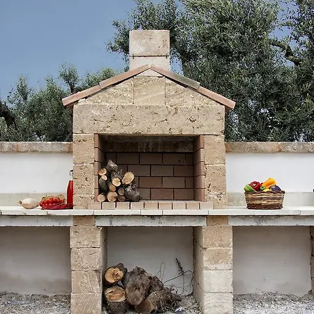Trullo Le Macchie Торре-Суда