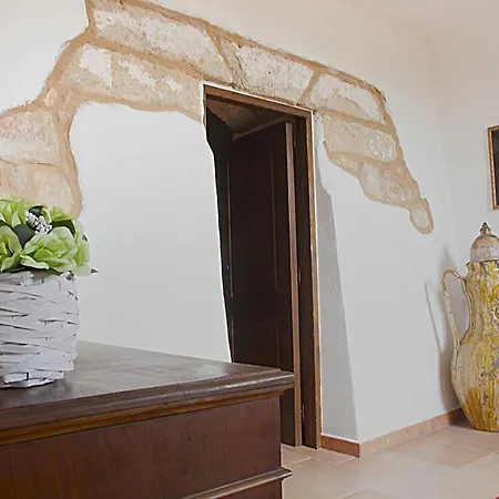 Trullo Le Macchie Holiday home Torre Suda